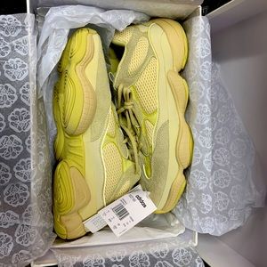 Yeezy 500 SuperMoons